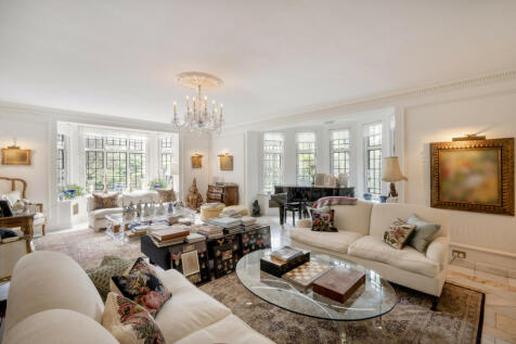 6 bedroom detached house for sale