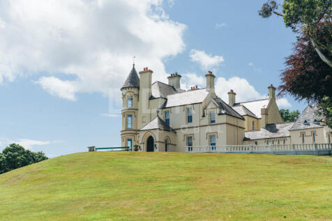 7 bedroom country house for sale