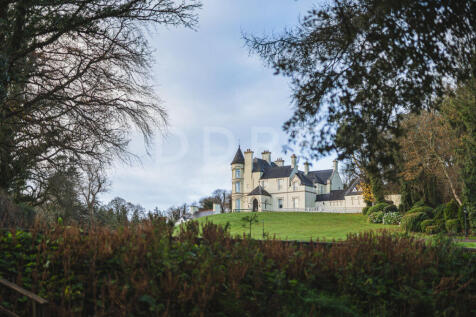 7 bedroom country house for sale