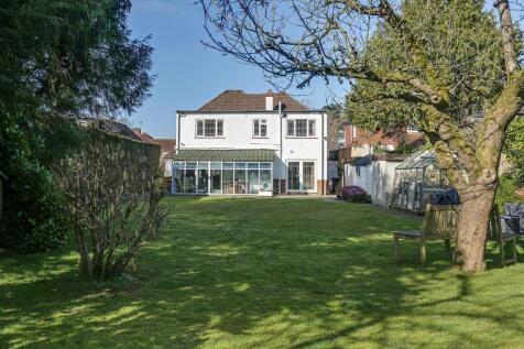 Blacksmiths Hill, Sanderstead... 5 bed detached house for sale