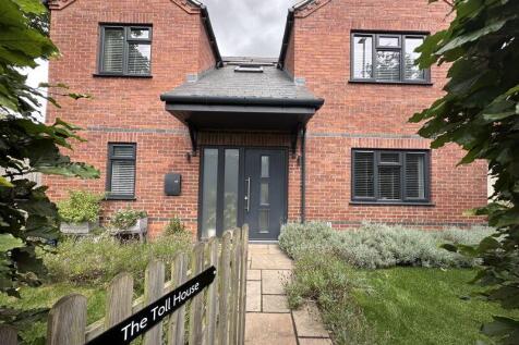 Worcester Road, Drakes Broughton 4 bed detached house for sale