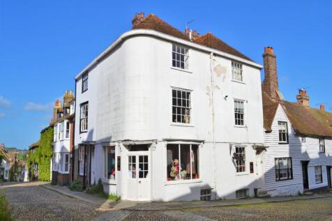 3 bedroom town house for sale