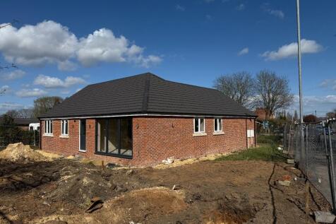 3 bedroom detached bungalow for sale