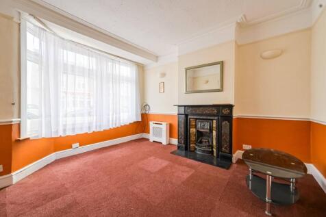 Alexandra Road, East Ham, London, E6 2 bed house for sale