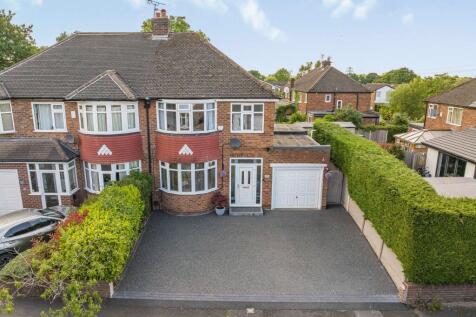 3 bedroom semi-detached house for sale