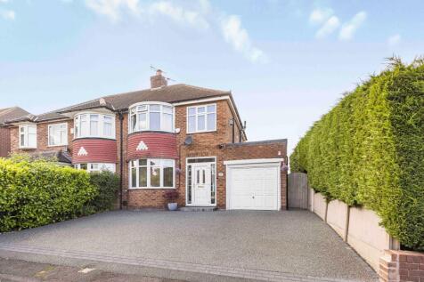 3 bedroom semi-detached house for sale