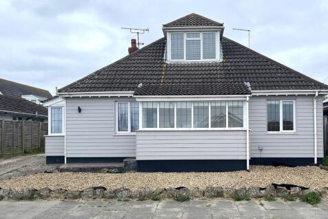 Lismore Road, Whitstable, CT5 3HU 3 bed chalet for sale