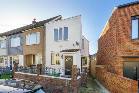 2 bedroom end of terrace house for sale