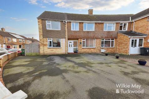 Ellen Close, North Petherton... 4 bed semi