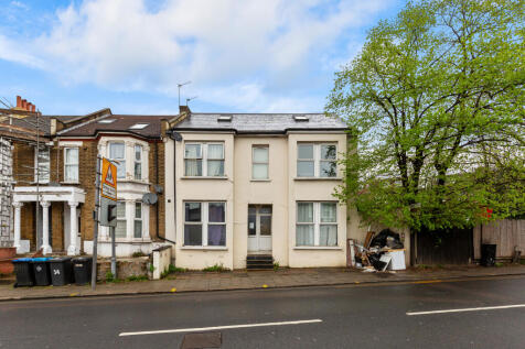 12 bedroom end of terrace house for sale