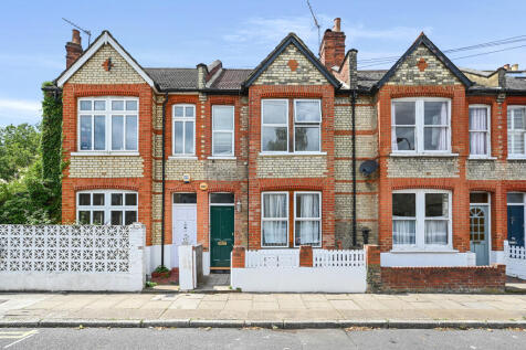 Terraced house for sale