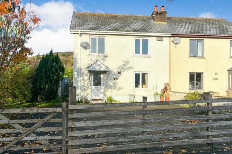 Semi-detached house for sale