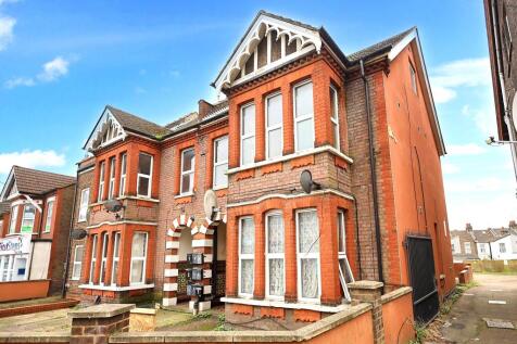 Studio flat for sale