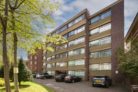 Studio flat for sale