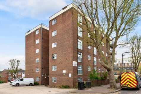 Studio flat for sale