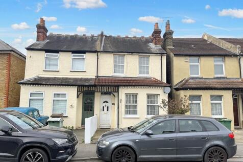 2 bedroom semi-detached house for sale