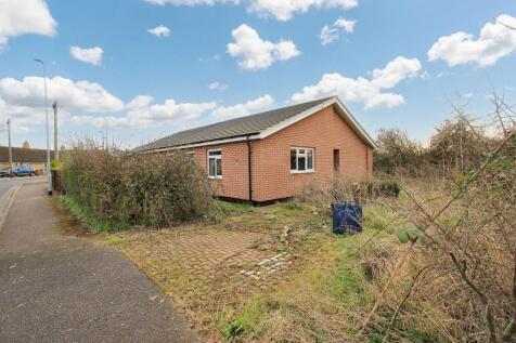 2 bedroom semi-detached bungalow for sale