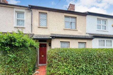 4 bedroom terraced house for sale