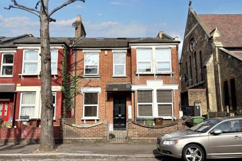 2 bedroom ground floor flat for sale
