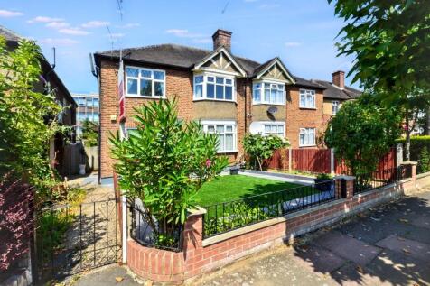 Studio flat for sale