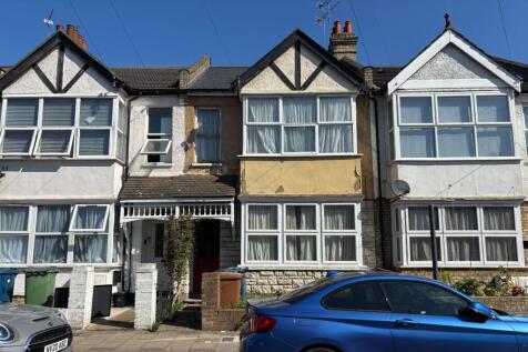 Studio flat for sale