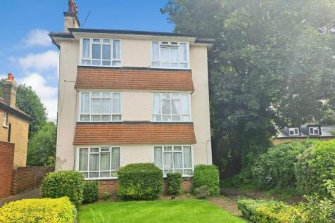 Ground floor studio flat for sale