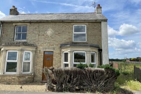 2 bedroom semi-detached house for sale