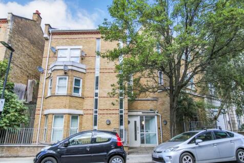 Studio flat for sale