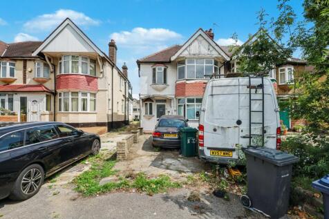 4 bedroom semi-detached house for sale