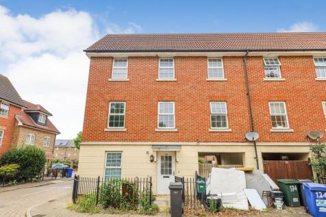 3 bedroom end of terrace house for sale