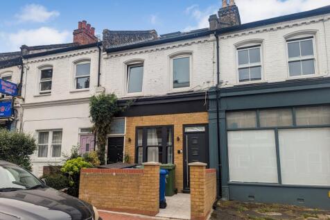 2 bedroom ground floor flat for sale