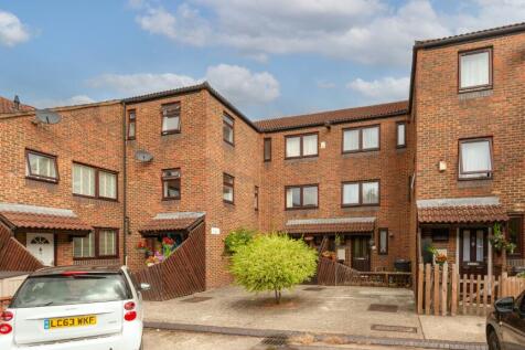 4 bedroom terraced house for sale