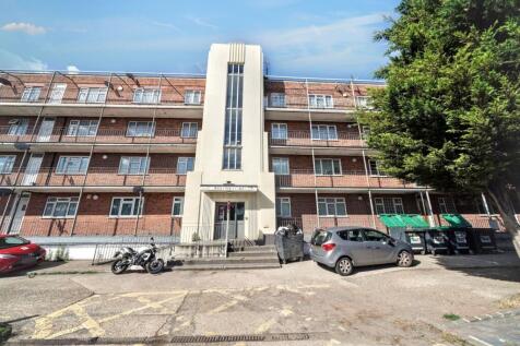 Studio flat for sale