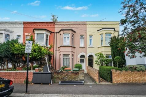 1 bedroom ground floor flat for sale