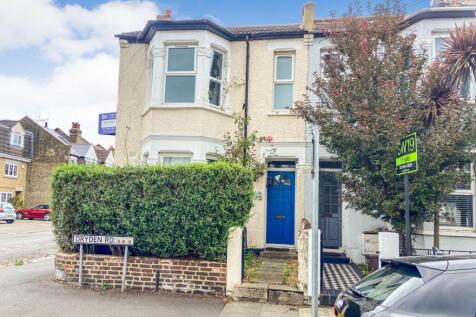 Maisonette for sale