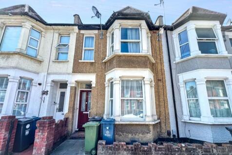 Studio flat for sale