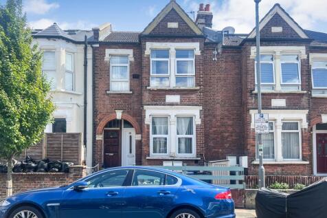 Terraced house for sale