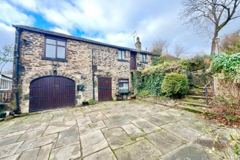 Birtle Moor, Greater Manchester BL9 2 bed detached house for sale