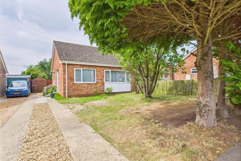 Richmond Rise, Reepham, Norwich 2 bed semi