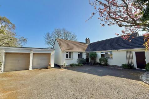 4 bedroom bungalow for sale