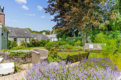 7 bedroom town house for sale