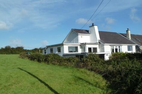 4 bedroom detached bungalow for sale