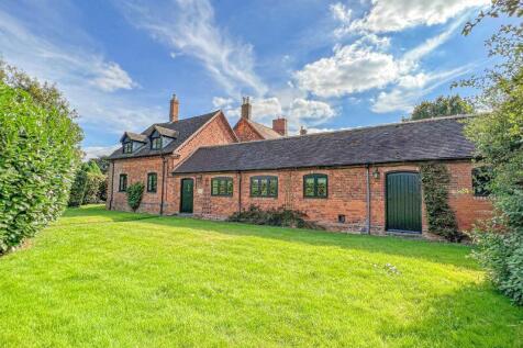 Hill Hall Barn, Old London Road... 4 bed house for sale