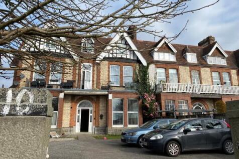 2 bedroom ground floor flat for sale