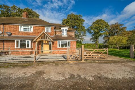 Warren House Road, Berkshire RG40 5 bed semi