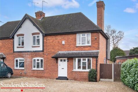 4 bedroom semi-detached house for sale