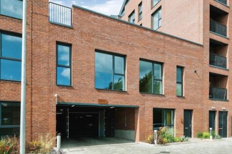 2 bedroom town house for sale