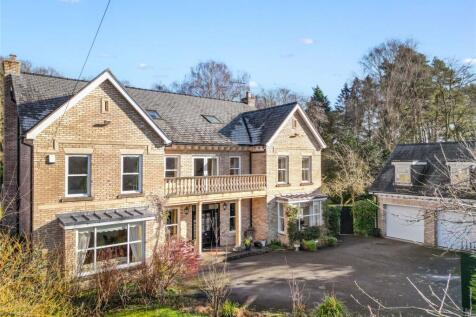 8 bedroom detached house for sale