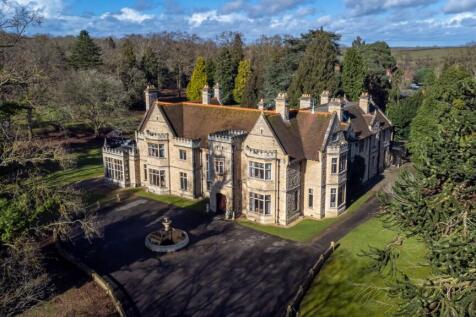 Northampton Road, Bedford MK43 17 bed detached house for sale