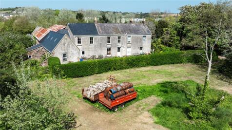 Detached house for sale